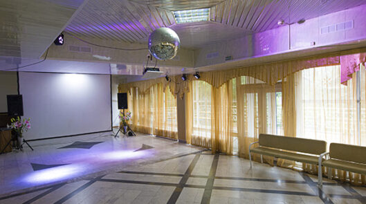 Танцевальный зал